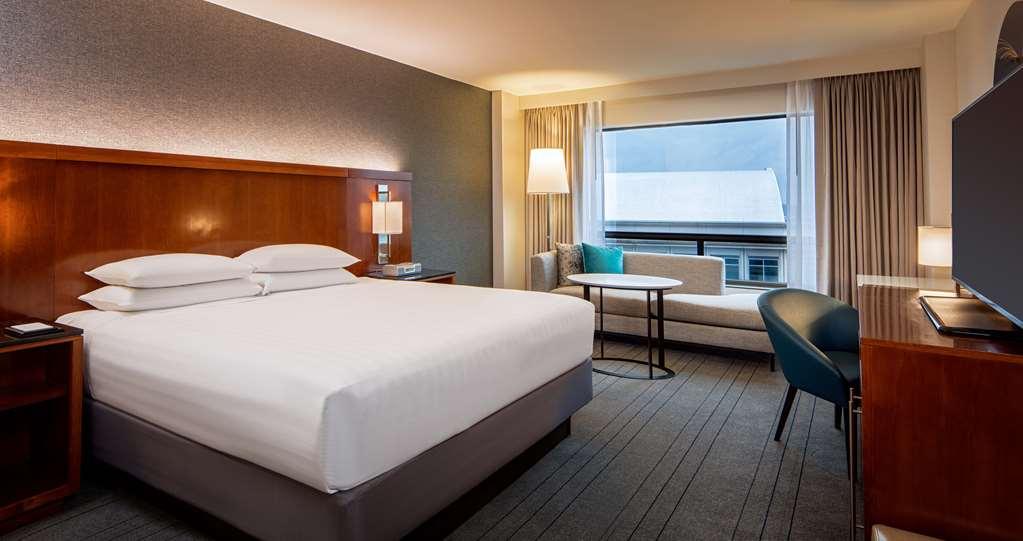 Hyatt Regency Crystal City At Reagan National Airport Arlington Room photo